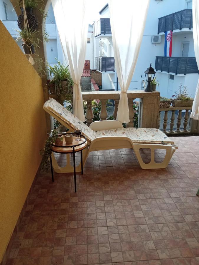 Apartments Tomic Vodice Buitenkant foto