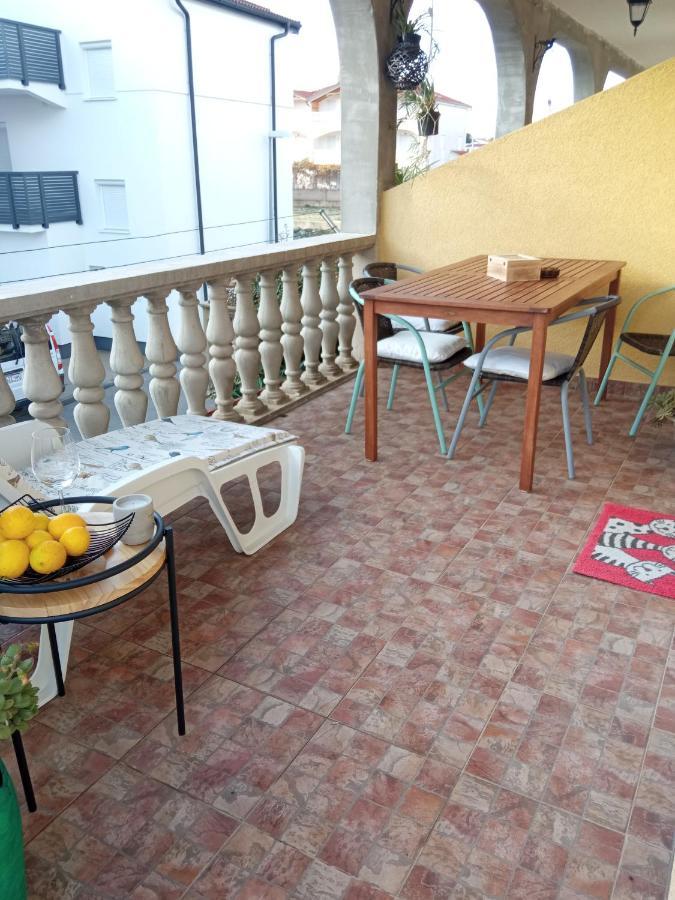 Apartments Tomic Vodice Buitenkant foto