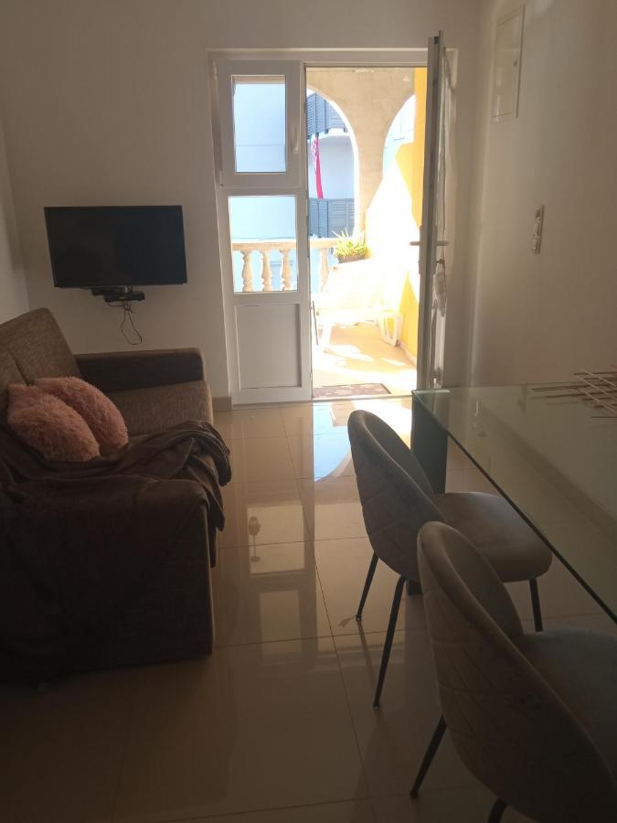Apartments Tomic Vodice Buitenkant foto