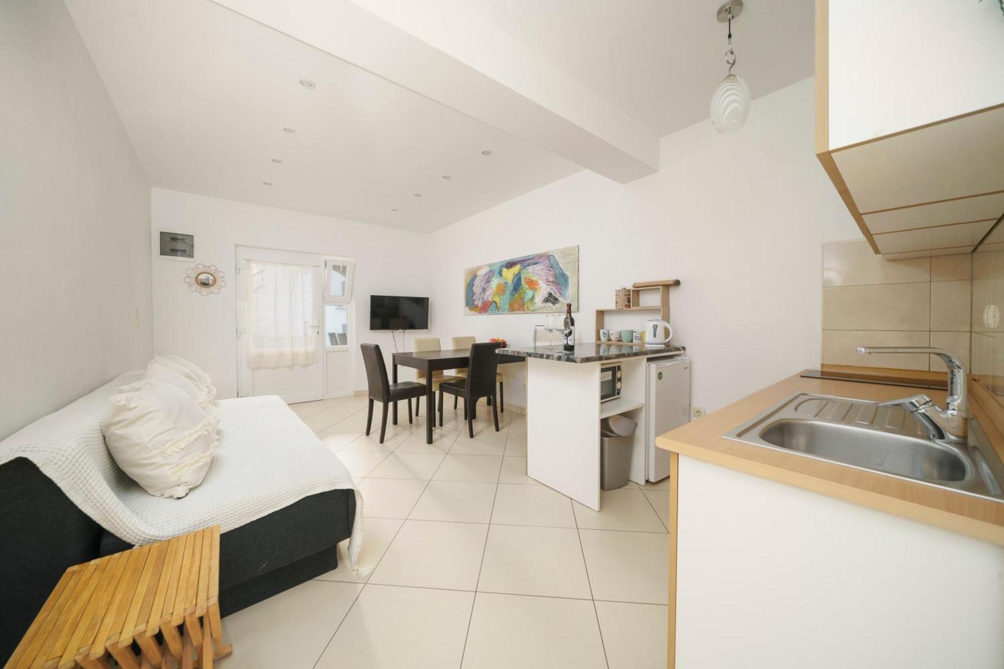 Apartments Tomic Vodice Buitenkant foto